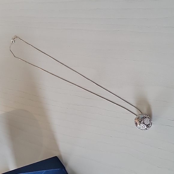 Bella Bello sterling silver ball pendant necklace - Picture 4 of 5